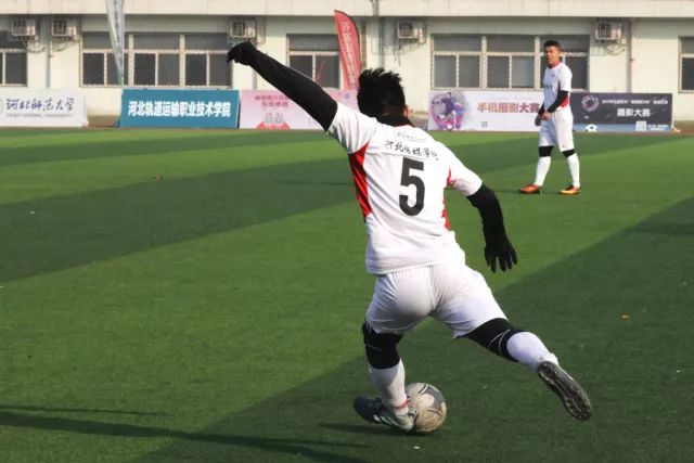 意甲-弗拉霍维奇绝杀伊林破门 尤文2-1萨勒尼塔纳
