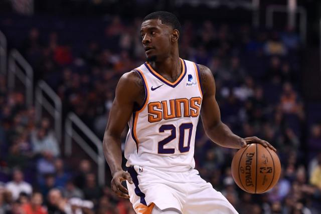 詹姆斯2年1.04亿顶薪续约湖人 父子同队创历史